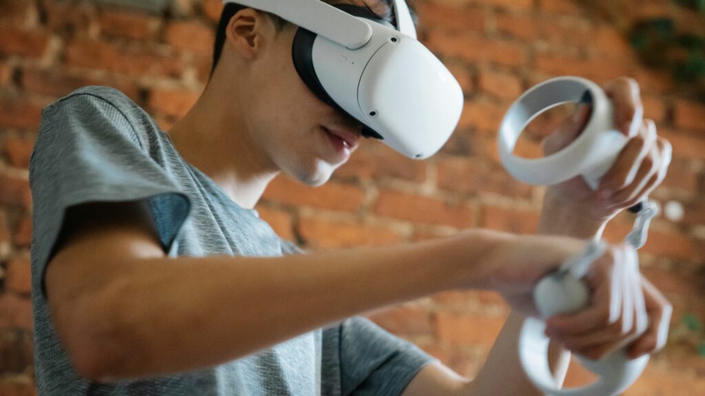 Realtà Virtuale e Lombalgia: Come l’Osteopatia può sfruttare la tecnologia per migliorare i risultati