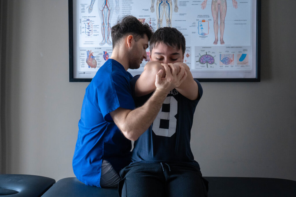osteopata tratta bambino a Torino
